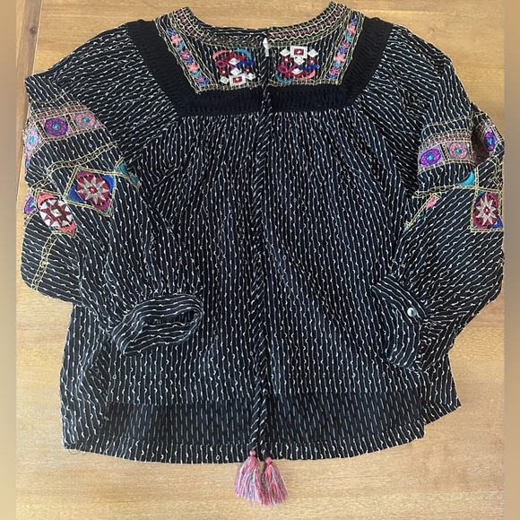 Piper and Scoot Embroidered Top 1X - Picture 1 of 10